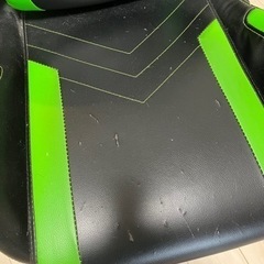 ゲーミングチェア　グリーンの画像