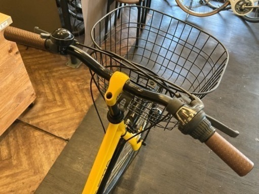 【前輪タイヤ・前輪チューブ新品！】LEDオートライト　6段変速　27インチ自転車　イエロー