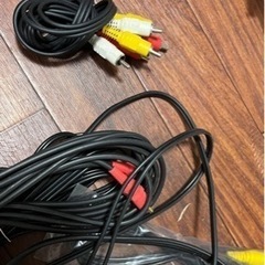 切り替え機と オーディオ用ケーブルまとめての画像
