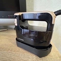アイリスオーヤマ 衣類用スチーマー