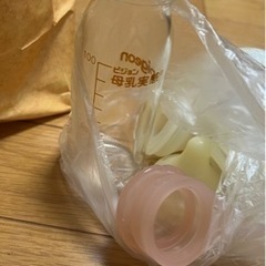 哺乳瓶一式無料であげます。の画像