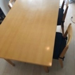 Cassina アンドレ・プットマン F712 ダイニングテーブルセットの画像