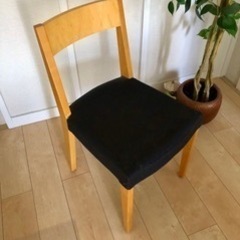 Cassina アンドレ・プットマン F712 ダイニングテーブルセットの画像