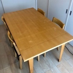 Cassina アンドレ・プットマン F712 ダイニングテーブルセットの画像