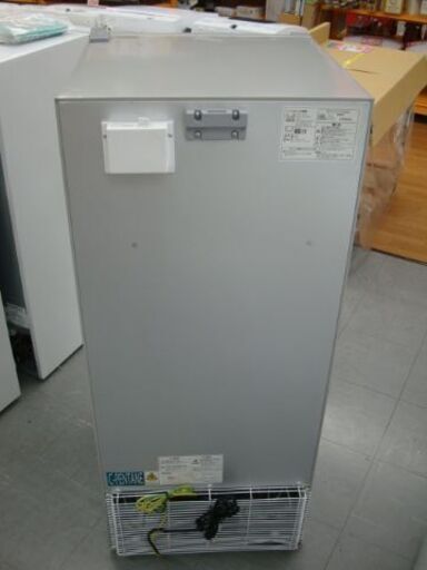 【店頭受け渡し】　ヘコミあり　YAMADA 　1D冷凍庫　YRT-C14H1　138L　2022年製　中古品　￥19,580