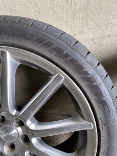 スバルレガシィ純正18インチタイヤとホイール