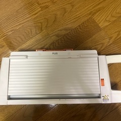【取引終了】コンパクト裁断機　ジャンク品