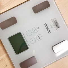 オムロン　体重計の画像