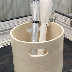 傘立て　傘（２本）