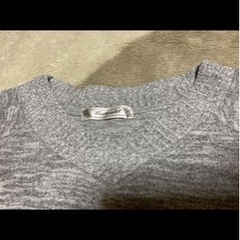 ⑧ＶネックLニットグレーの画像