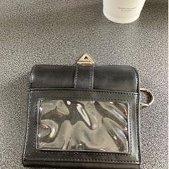 guessコインパスケース黒の画像