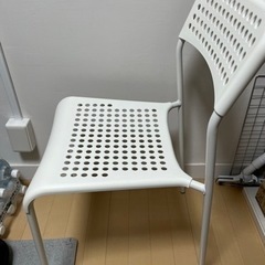 【美品】IKEA 椅子（樹脂シート・金属支柱）の画像