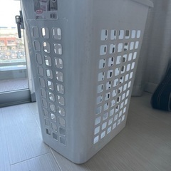 大型　フタ付き　ランドリーバスケット