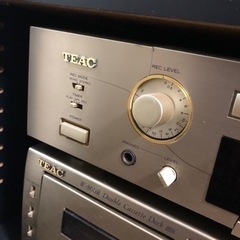 TEAC カセットデッキとMDデッキの画像