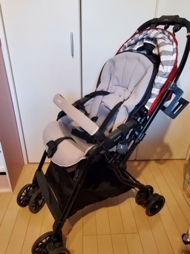 AB型ベビーカーコンビ ホワイトレーベル スゴカルα ４キャス Light エッグショック ＨＫ ブリーズレッド(RD)ライト SUGOCAL