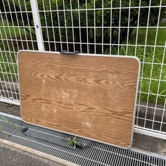 アウトドア、キャンプでのテーブル