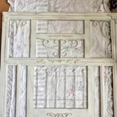 シャビーシックな窓枠・カウンターコーナー・窓枠の画像