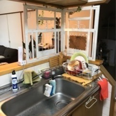 シャビーシックな窓枠・カウンターコーナー・窓枠の画像