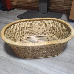 ラタンバスケット（お風呂屋さんの脱衣かごっぽいです）