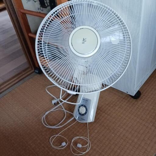 決まりました 2015年式 サーキュレーター変わりにも❗️YAMAZEN 壁かけ扇風機❗