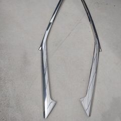 いすゞ117クーペ後期左右サイドモール