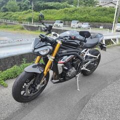 トライアンフ スピードトリプル1200RS
