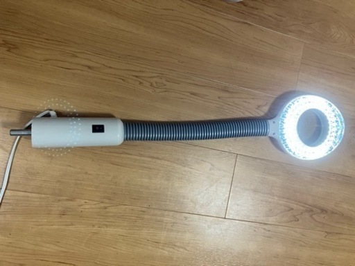 拡大鏡付きライト