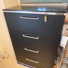 【無料】キャビネット3段棚黒色差し上げます