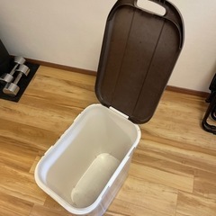 【取りに来てくれたら無料】ニトリ　45L ゴミ箱の画像
