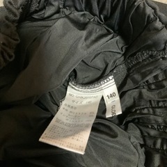 グローバルワーク　キッズ　ブラック　スカート　サイズ140センチの画像