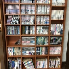 本棚と昔のマンガ本
