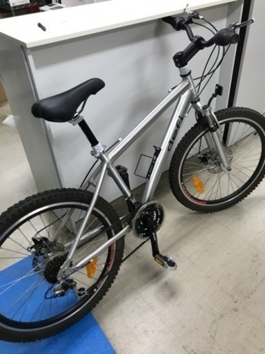 ☆値下げ☆ K2307-212 defi 18段変速　24インチ自転車