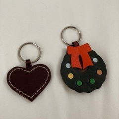 革のキーホルダー