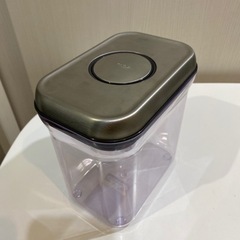 OXO ステンレスポップコンテナ　レクタングルショート　1.4L...