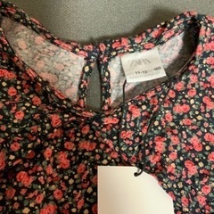 新品未使用　ZARA キッズ　カットソー　ブラウス　サイズ152センチ 柄・デザイン···花柄 袖丈···長袖 季節感···春、夏、秋の画像