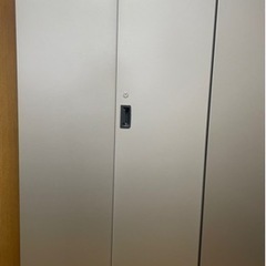 スチールキャビネット