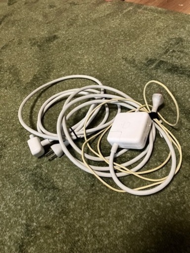 MacBook 充電器　magsafe