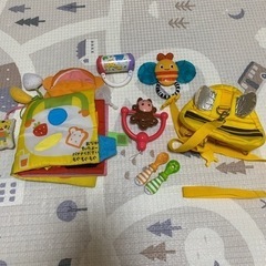 おもちゃセット　歯固めなど　仕掛け絵本