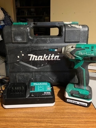 マキタ　インパクトドライバー