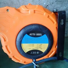 ★【お取引き打合せ中】誰かいりませんか？8㎜Ｘ12㎜Ｘ15Mエアーホースリール・空気漏れあり！の画像