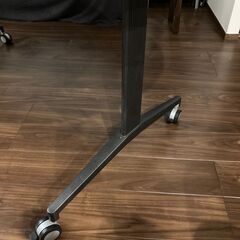 オフィステーブルの画像