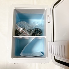 【新品】車載冷蔵庫 4L コンパクト冷蔵庫兼保温庫 保冷・保温両用 横置き 静音の画像