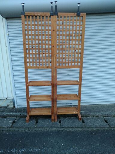突っ張り設置式のパーテーション