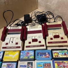 ファミリーコンピュータ3台　ソフト32本の画像