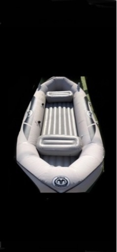 ゴムボートとミンコタのエレクトリックモーターをお譲りします。