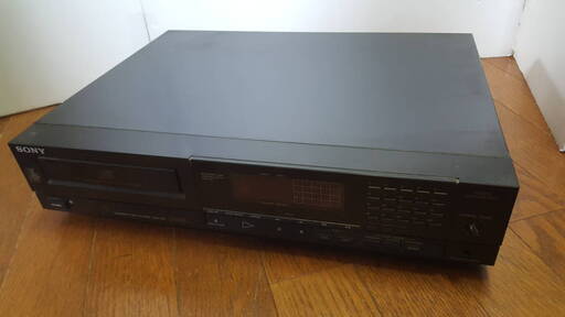 SONY ソニー CDP-750 DIGITAL デジタル CD プレーヤー 本体のみ(リモコンなし）　動作確認し音飛びがありました。　ジャンクにて