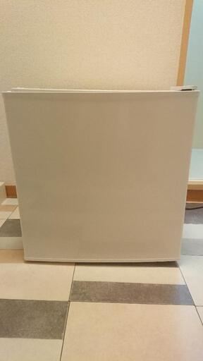 小型冷凍庫 40L  ジャンク   -4度までなら下がります。音は60db。チルド室～冷蔵庫としてなら使用能です。