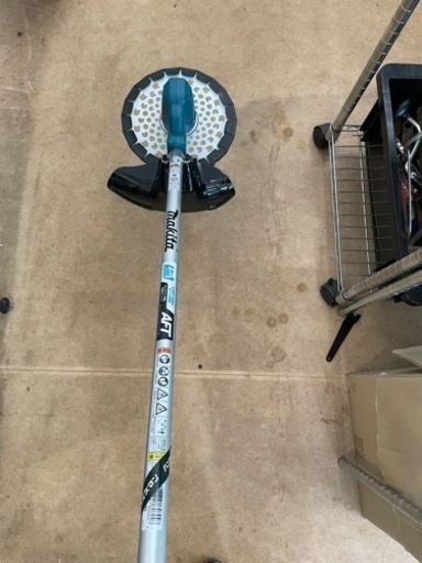 【ほぼ未使用】マキタ 草刈り機　MUR190UDRG 6.0Ahバッテリー付き