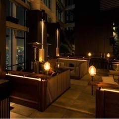 週末にアンダーズ東京のバーで飲みませんか？