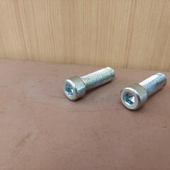 【新品未使用】左右セット10mm.正ネジの画像